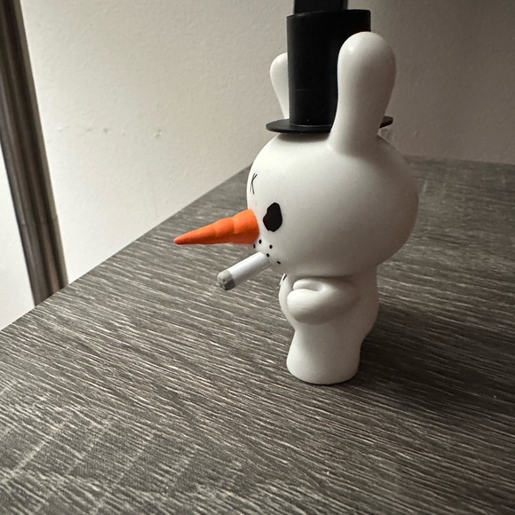 Kid robot Frank kozik snowman 2010 edition. - Picture 5 of 9